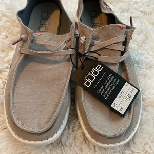 Hey Dude Size 10 loafers